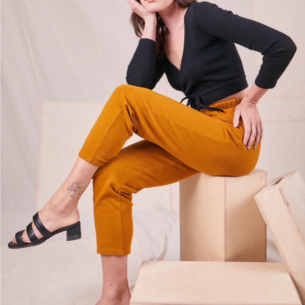 NWOT - XS Big Bud Press Easy Pants in spicy mustard
